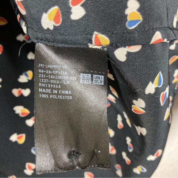 Uniqlo Shirt Long sleeves  Heart Print Tie Neck Blouse Small Black Button Down - Picture 14 of 15